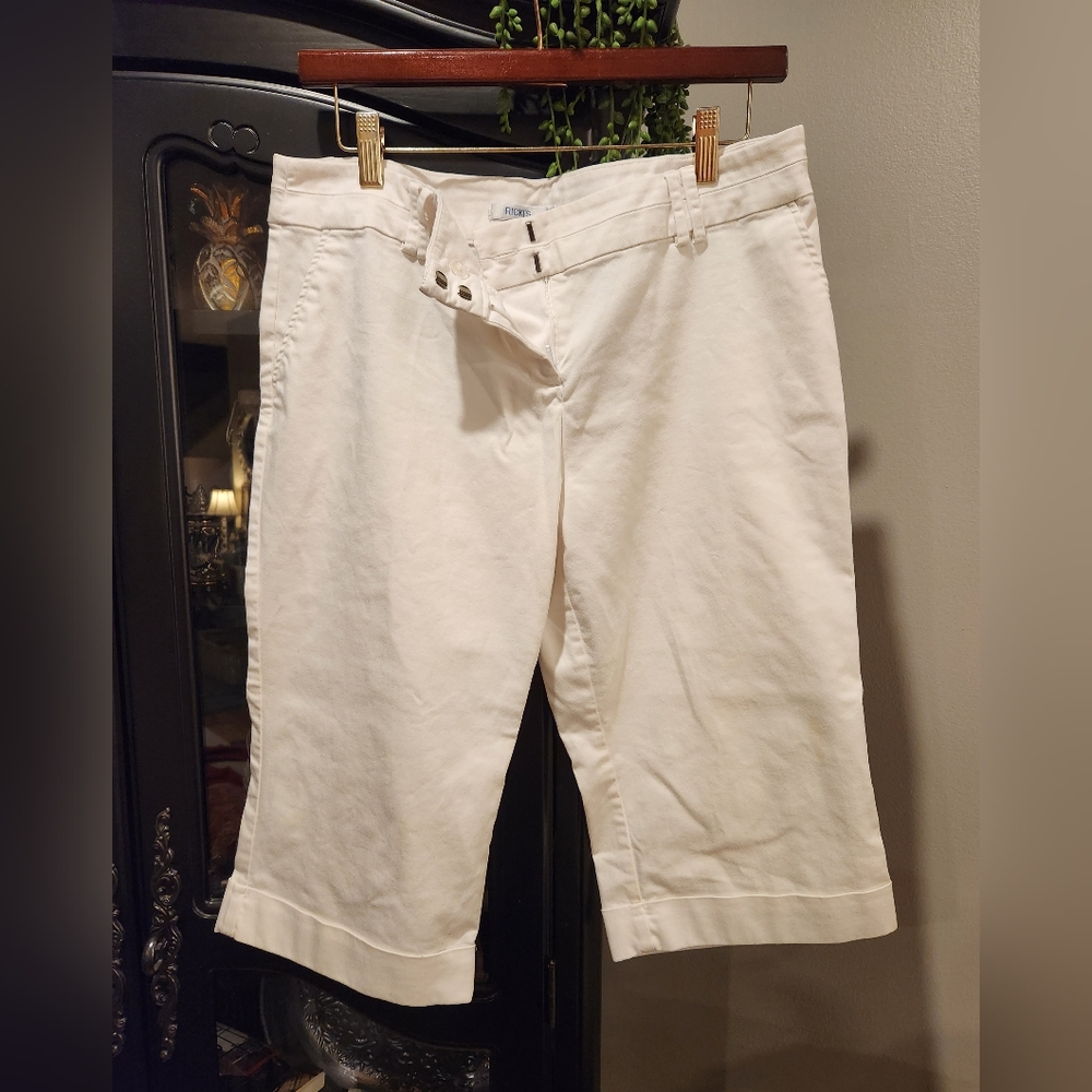 White bermuda shorts